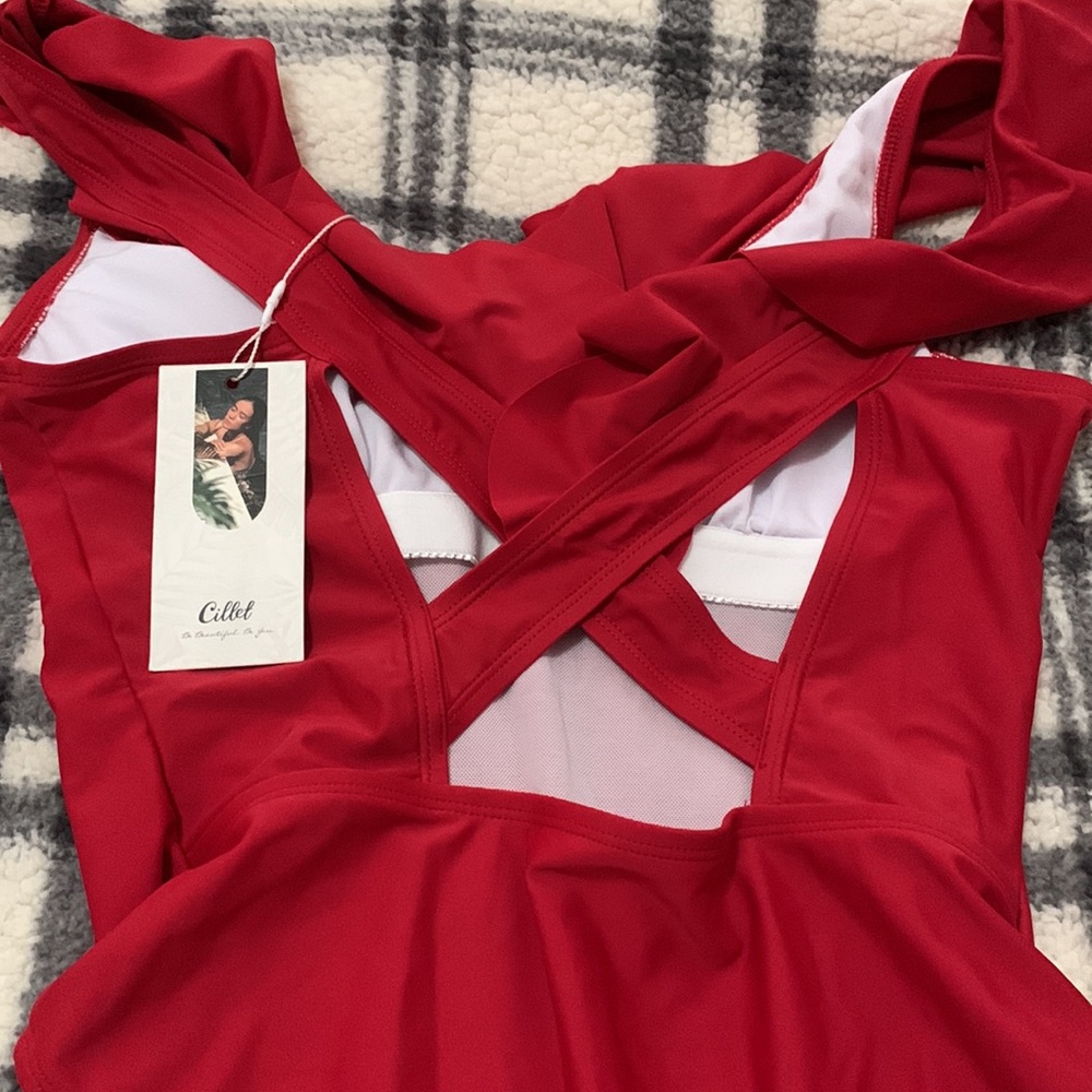 Women’s One Piece Ruffled Bathing Suit - Picture 2 of 2